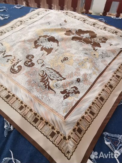 Красивый винтажный платок италия