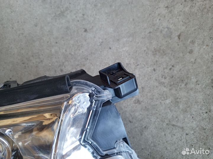 Фара правая Toyota Land Cruiser 200