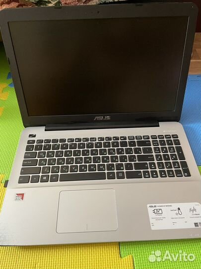 Ноутбук Asus R556Q