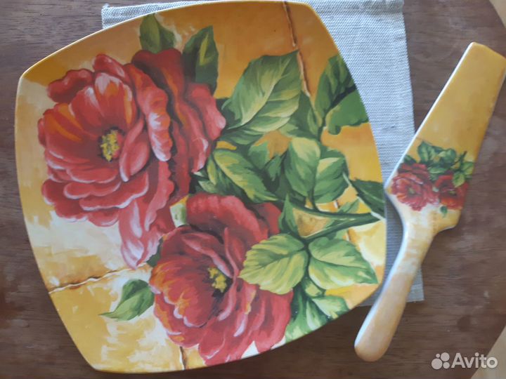 Тортница с лопаткой