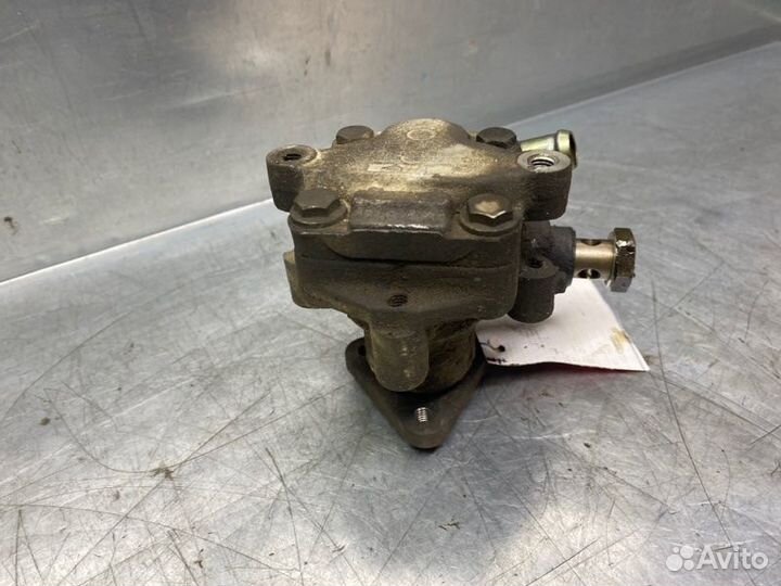 Насос гидроусилителя Volkswagen Passat B5