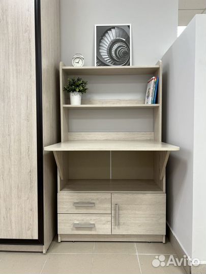 Письменный стол