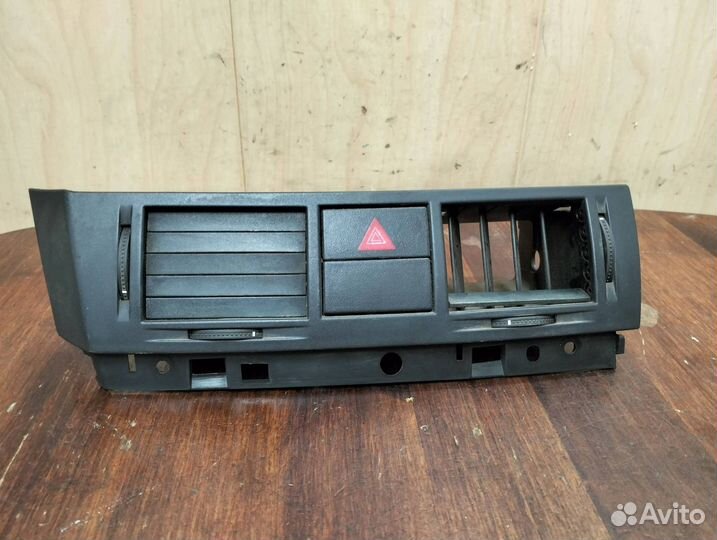 Кнопка аварийной сигнализации Opel Meriva