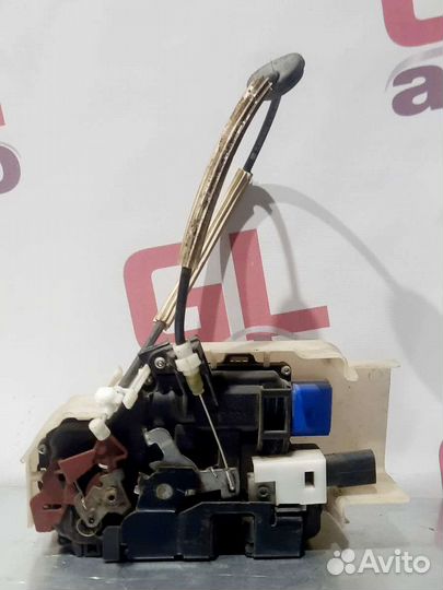 Замок двери VW Touareg