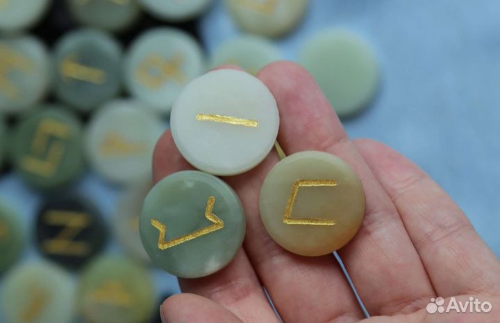 Руны на нефрите. Старший Футарк