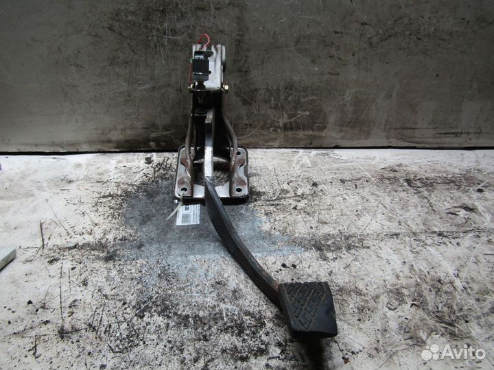 Педаль тормоза Тойота Королла 2000г 1.6л 81кВт