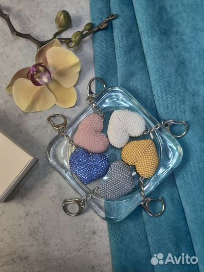 Брелок сердечко из бисера