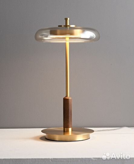 Лампа настольная