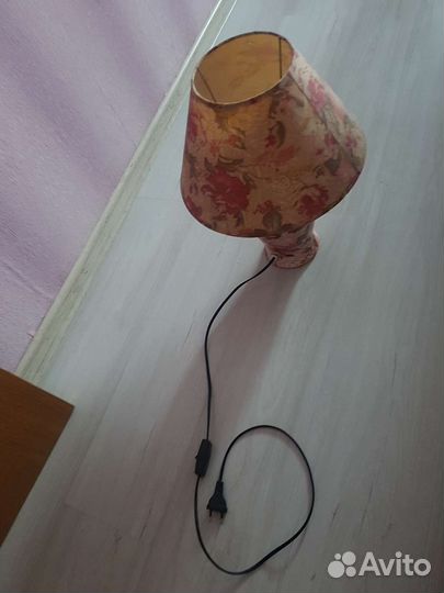 Лампа настольная