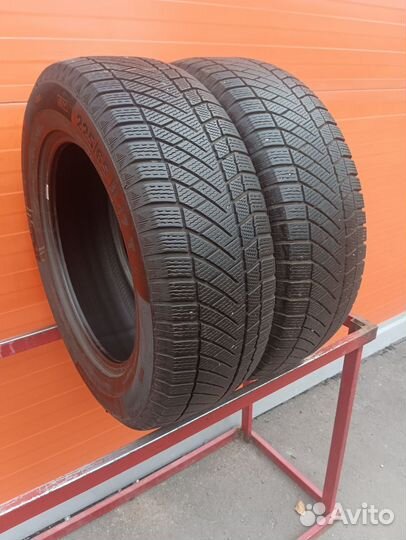 Continental ContiVikingContact 6 225/65 R17 94H