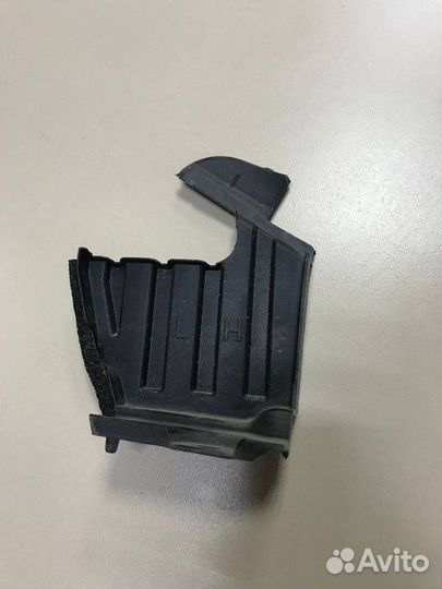 Накладка левая Hyundai Solaris