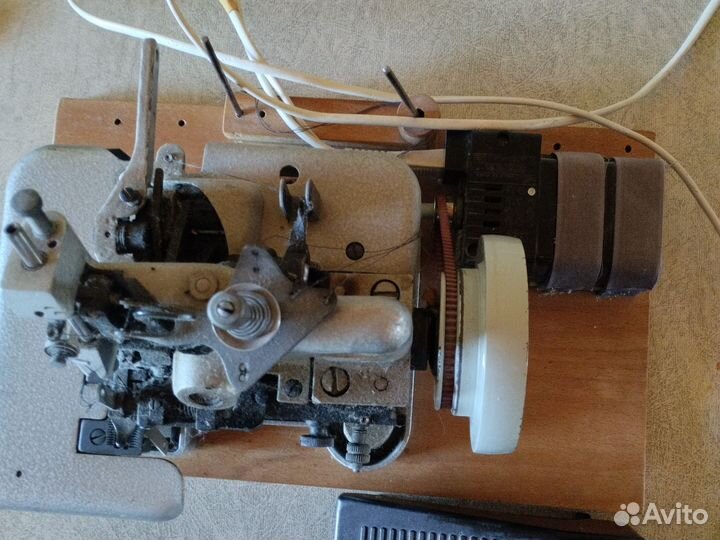 Оверлок для швейной машины с электроприводом