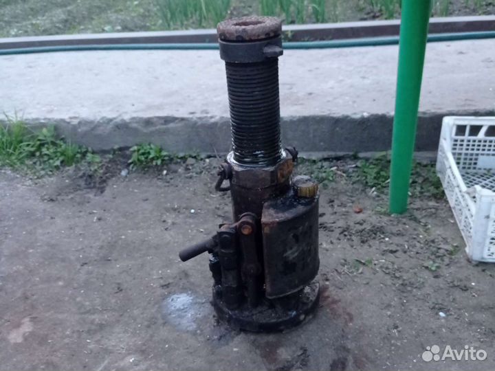 Домкрат