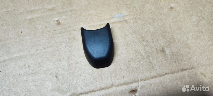 Заглушка ремня безопасности Prado 150 Camry 70