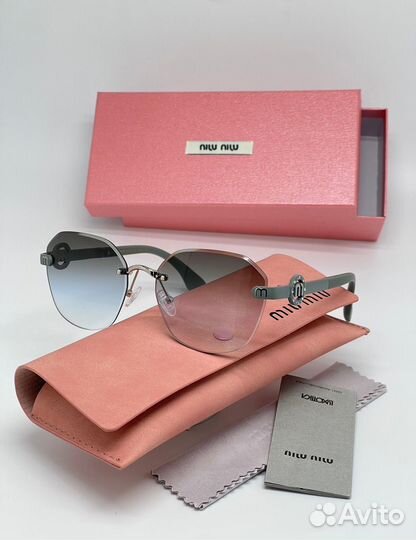 Солнцезащитные очки Miu miu