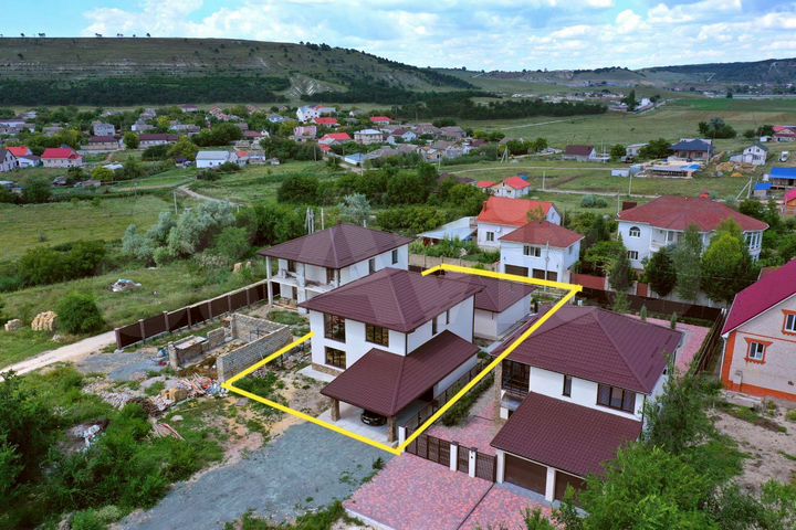 Дом 340 м² на участке 6 сот.