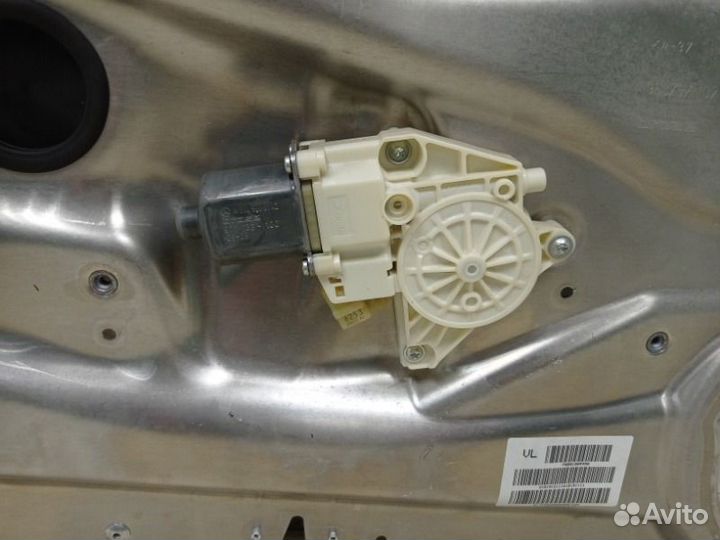 Стеклоподъемник передний левый Mercedes-Benz Glk