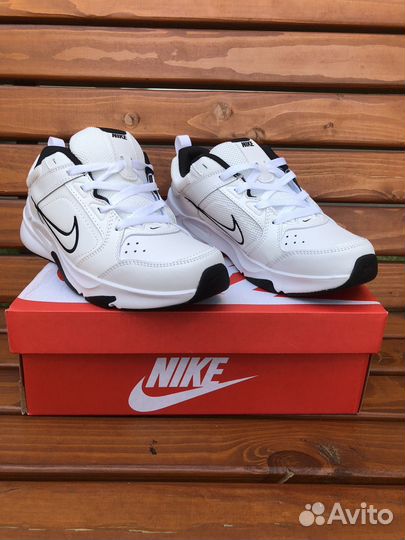 Nike air monarch