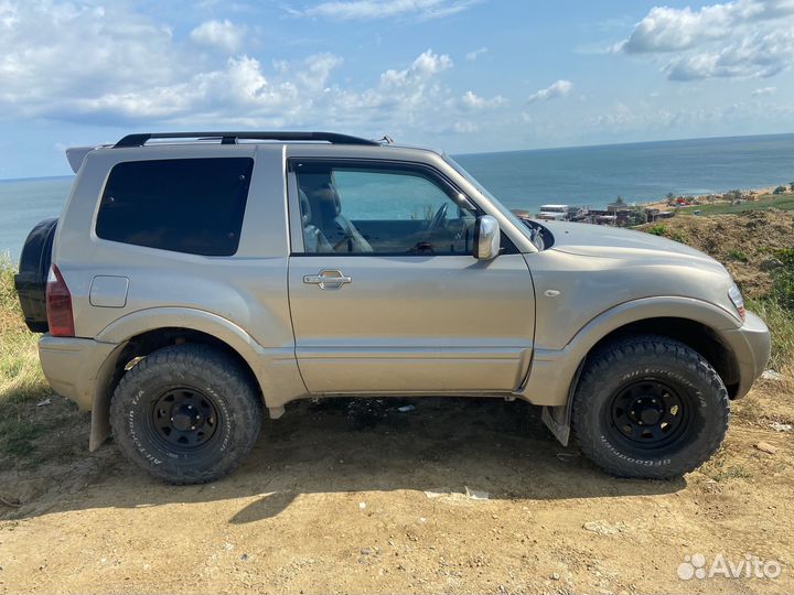 Mitsubishi Pajero, 2004