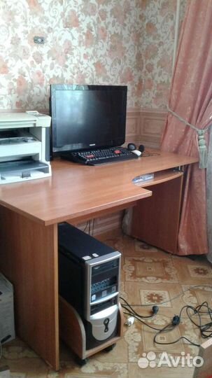 Компьютерный стол