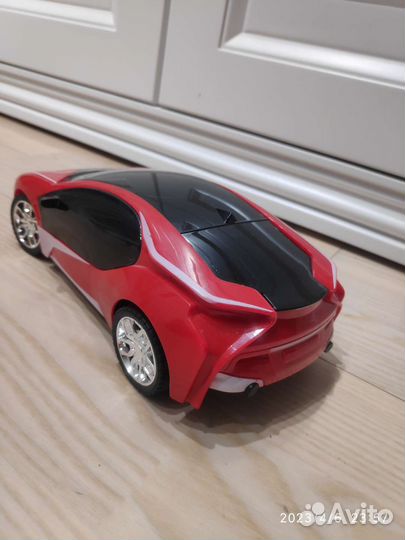 Машинка на пульте управления