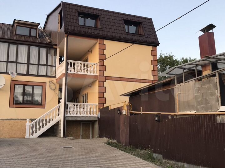 Комната 18 м² в 6-к., 2/2 эт.