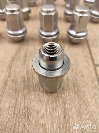 NEW Гайки колесные оригинал Toyota Land Cruiser