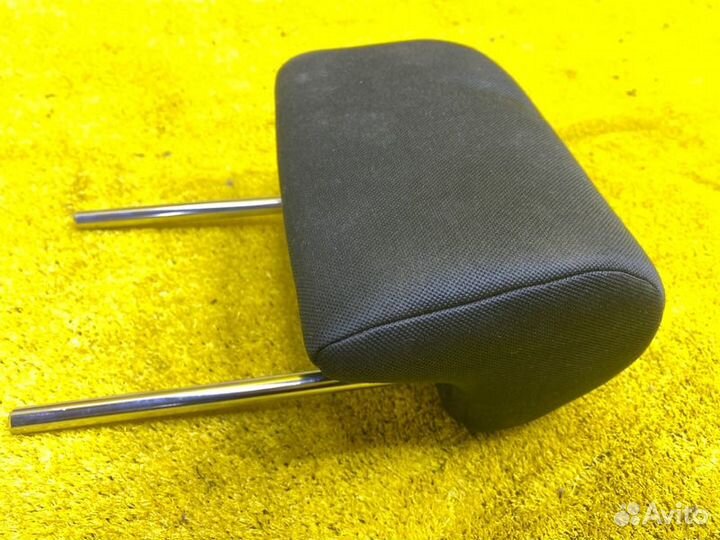 Подголовник задний Toyota Voxy/Noah