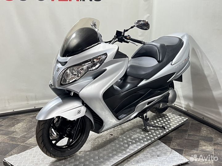 Максискутер Suzuki Burgman (SkyWave) 250