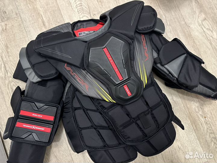 Вратарский нагрудник bauer