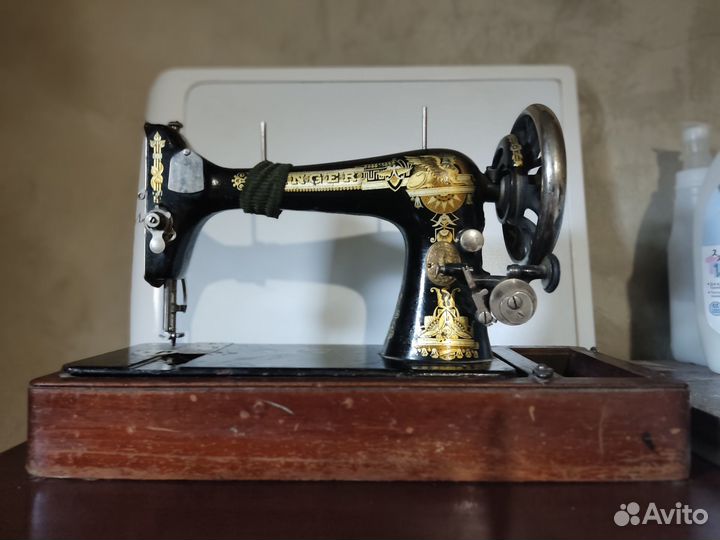Швейная машинка Singer