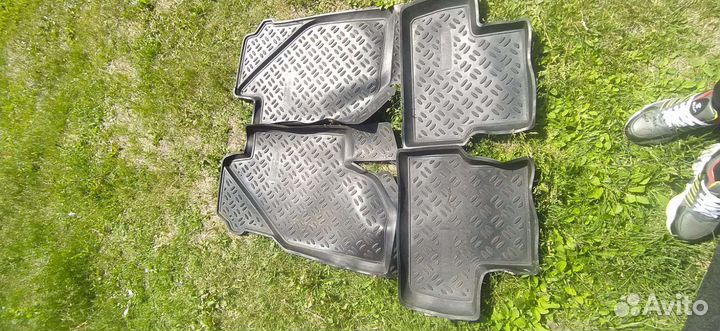 Коврик резиновый на гранту седан