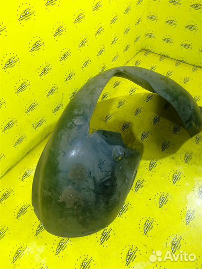 Подкрылок передний правый Volkswagen Passat B6