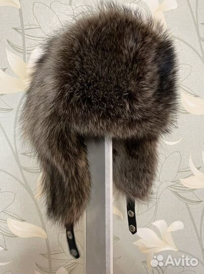 Мужская шапка енота