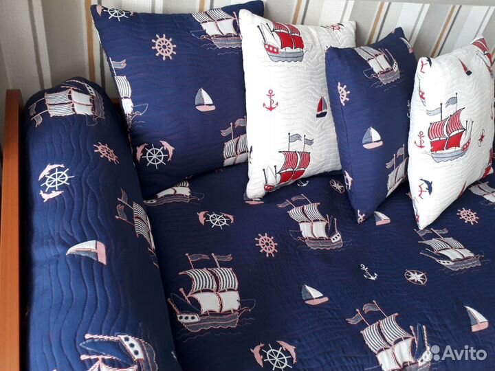 Комплект штор, покрывало и наволочки на подушки