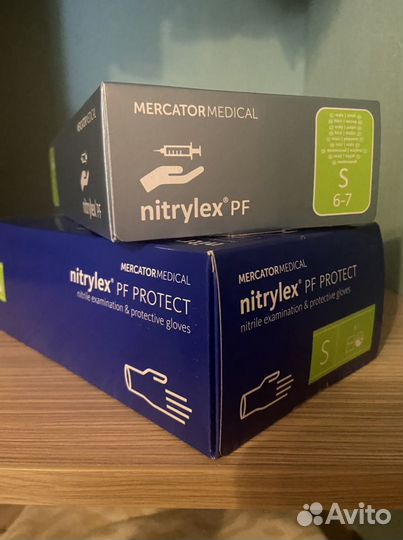 Перчатки нитриловые