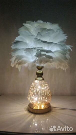 Светильник с перьями, светильник настольный