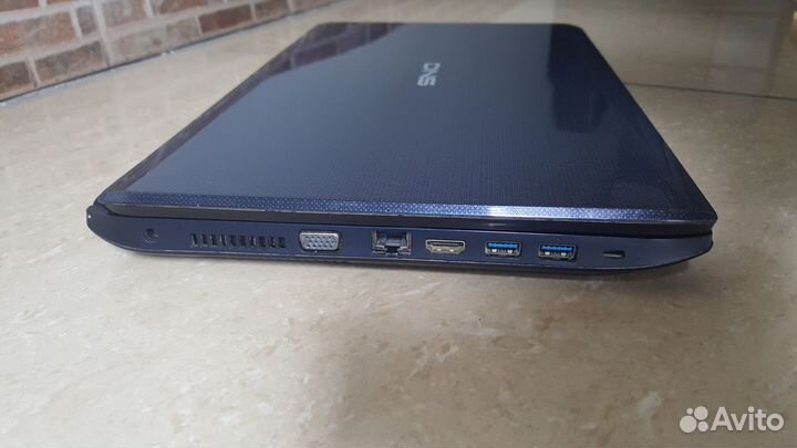 Ноутбук DNS i3