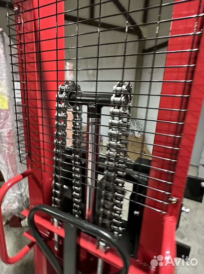 Штабелеукладчик 1000 кг UO 87