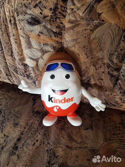 Игрушка настольная фигурка статуэтка киндер kinder