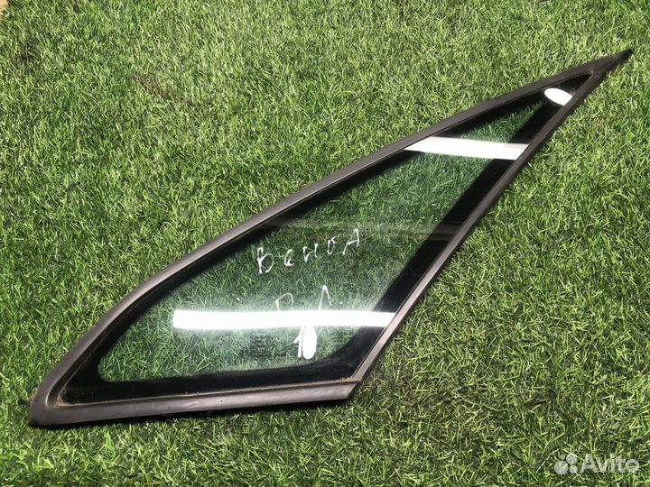 Форточка передней левой двери Kia Venga