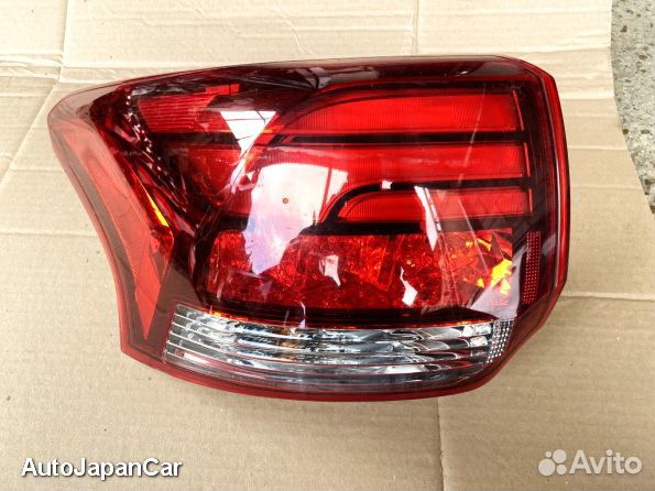 Mitsubishi Outlander 3 задний левый фонарь в крыло