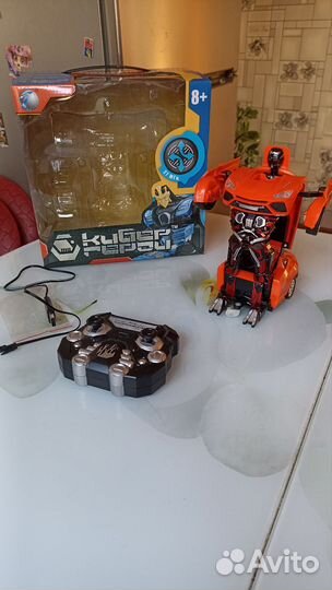 Робот трансформер автомобиль