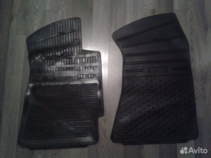 Продаю коврики для Subaru Forester