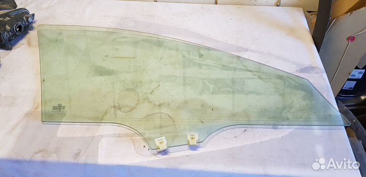 Mazda 3 (BL) 2009-2013 Стекло Левой Двери