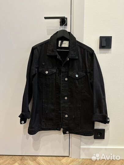 Джинсовая куртка stradivarius