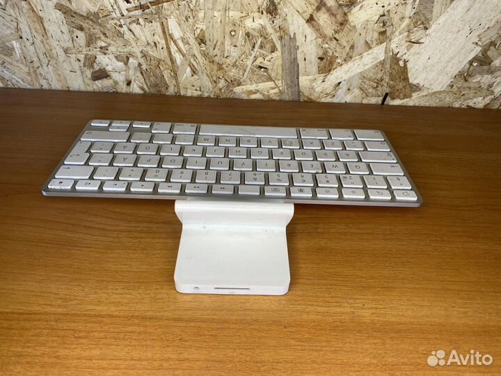 Клавиатура iPad Keyboard Dock