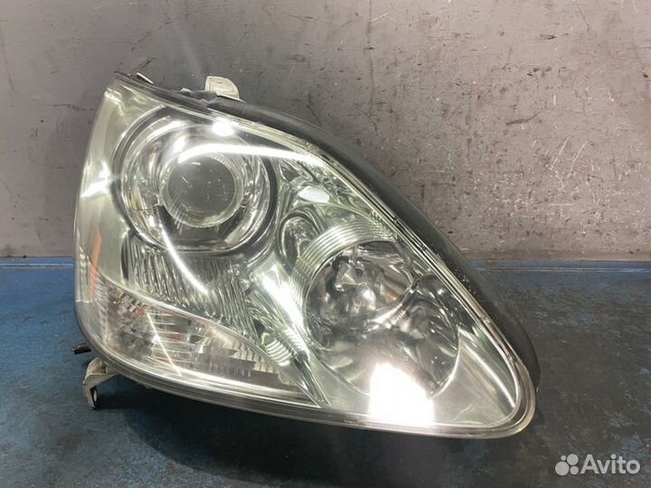 Фара ксенон правая Lexus Ls430 UCF30 UCF31