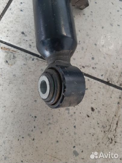 Стойка амортизатора (Пневмоподвеска) задняя левая