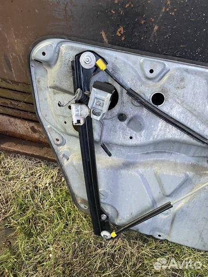 Стеклоподъёмник передний VW Passat B5